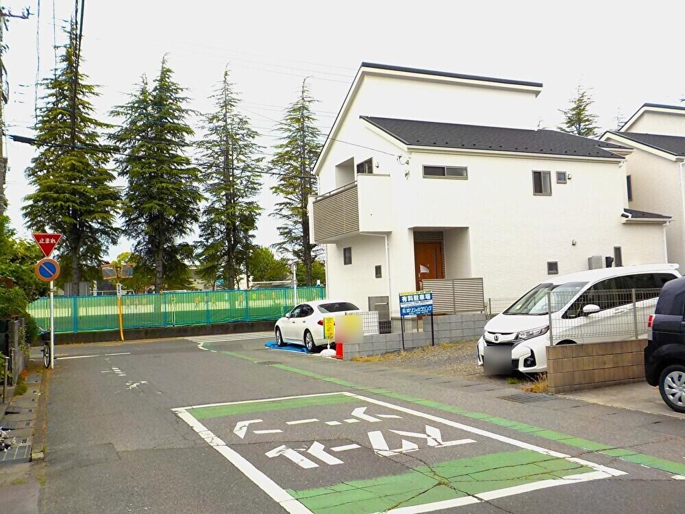 森泉第２駐車場の外観・駐車場イメージ3枚目
