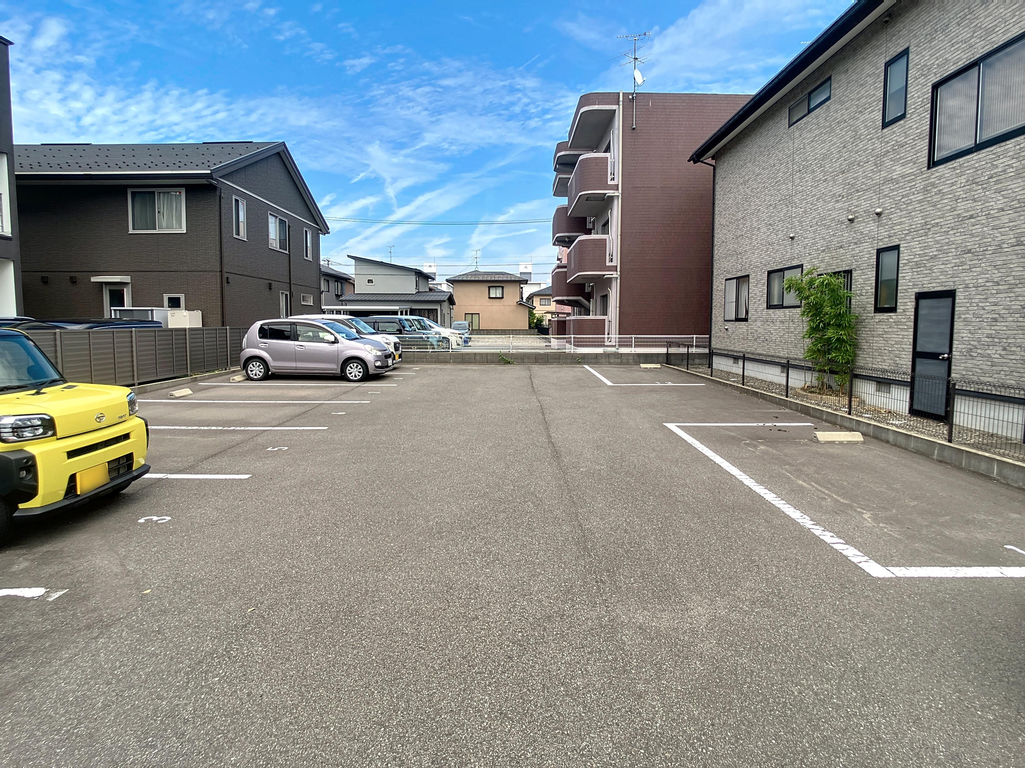 御経塚１丁目Ｈ駐車場の外観・駐車場イメージ2枚目