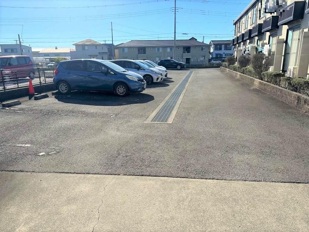サニーコート(28401)の外観・駐車場イメージ1枚目