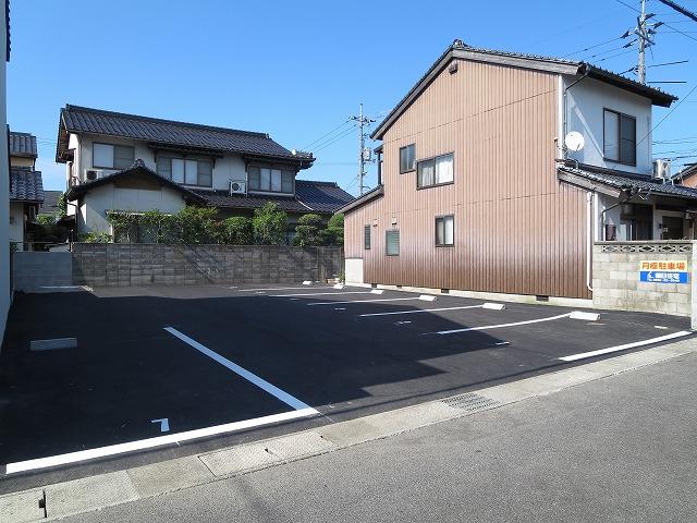 岩田駐車場(南田町)の外観・駐車場イメージ1枚目