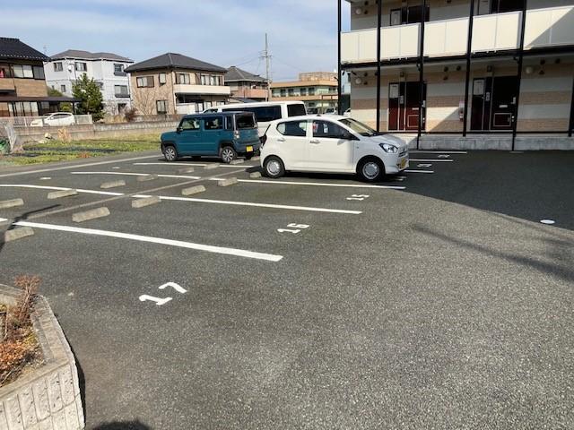 クレインコート横田(27019)の外観・駐車場イメージ1枚目