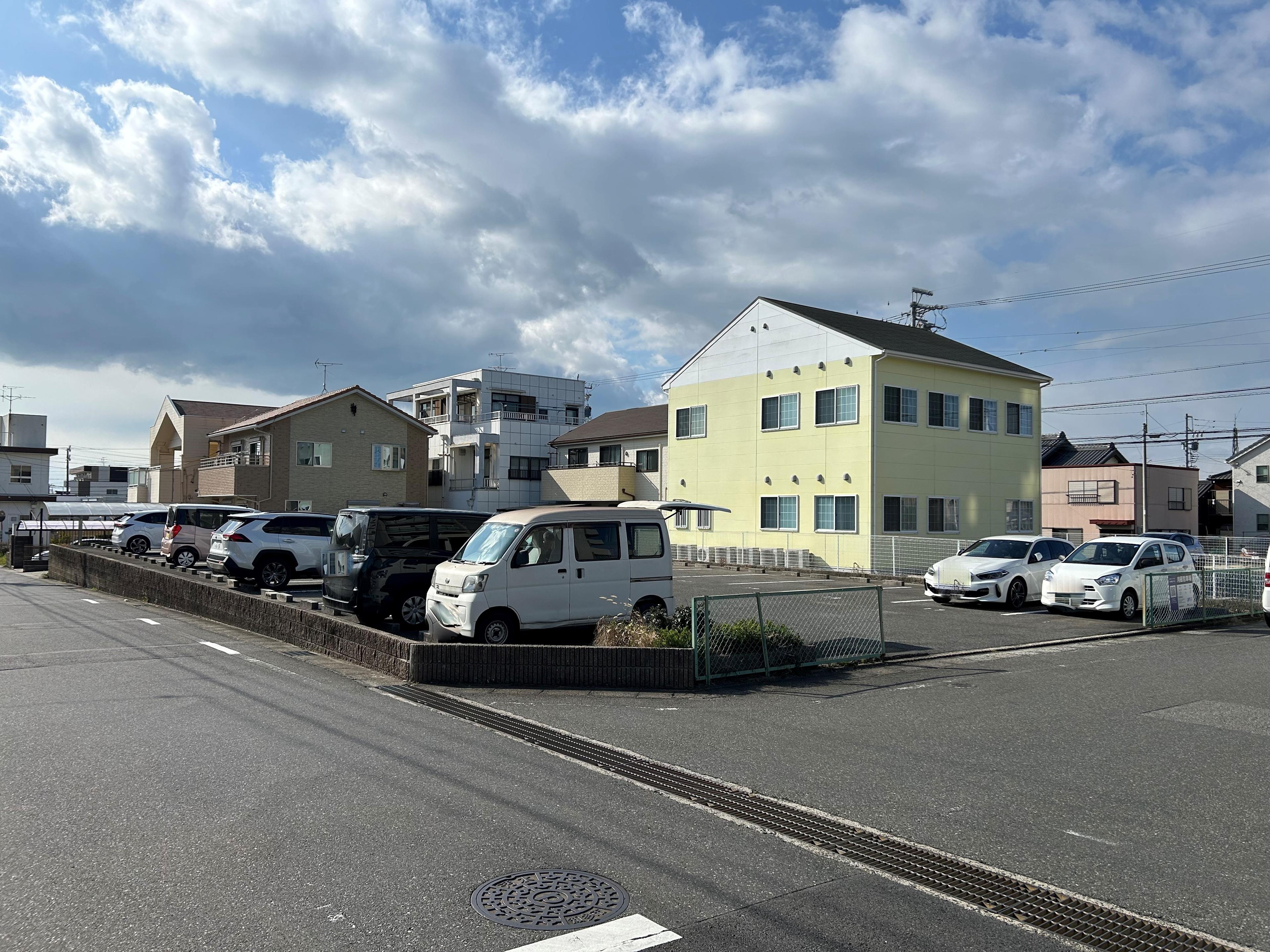 000045の外観・駐車場イメージ3枚目