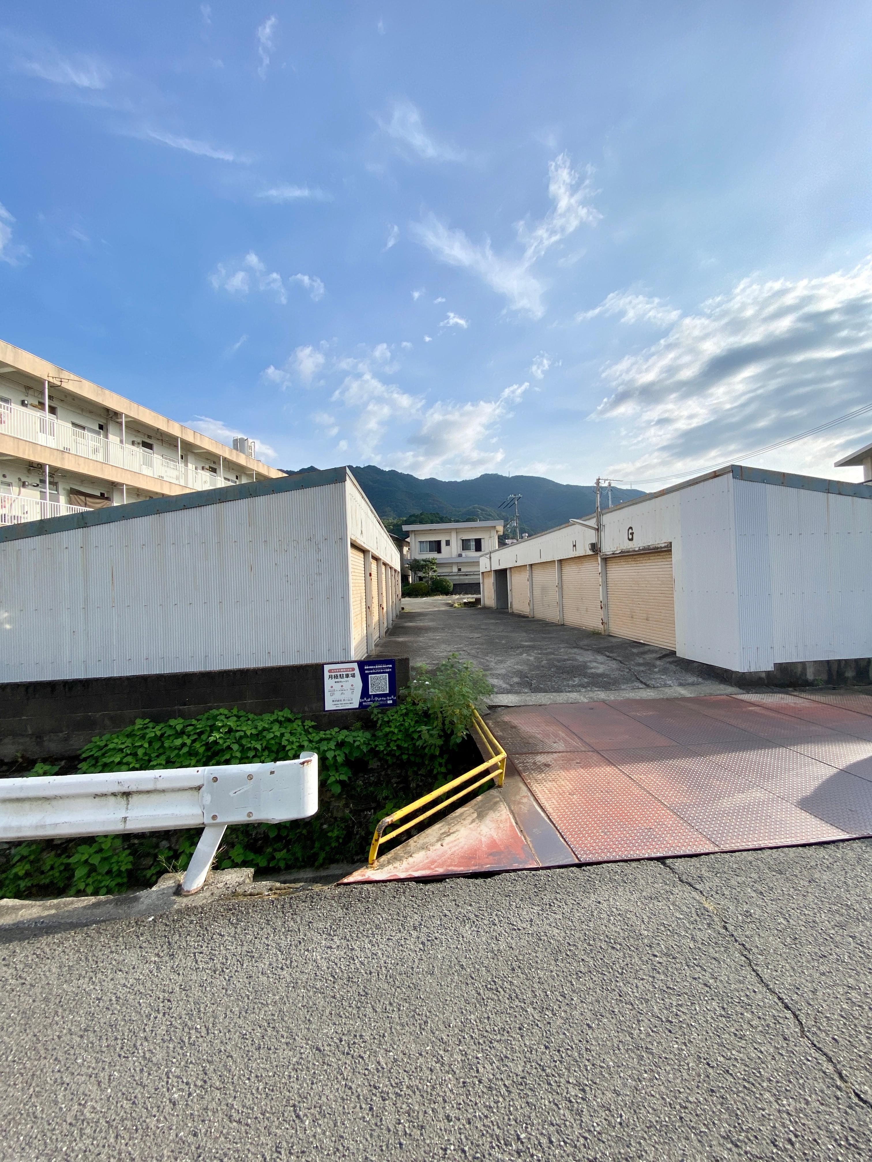 前田ガレージⅠの外観・駐車場イメージ1枚目