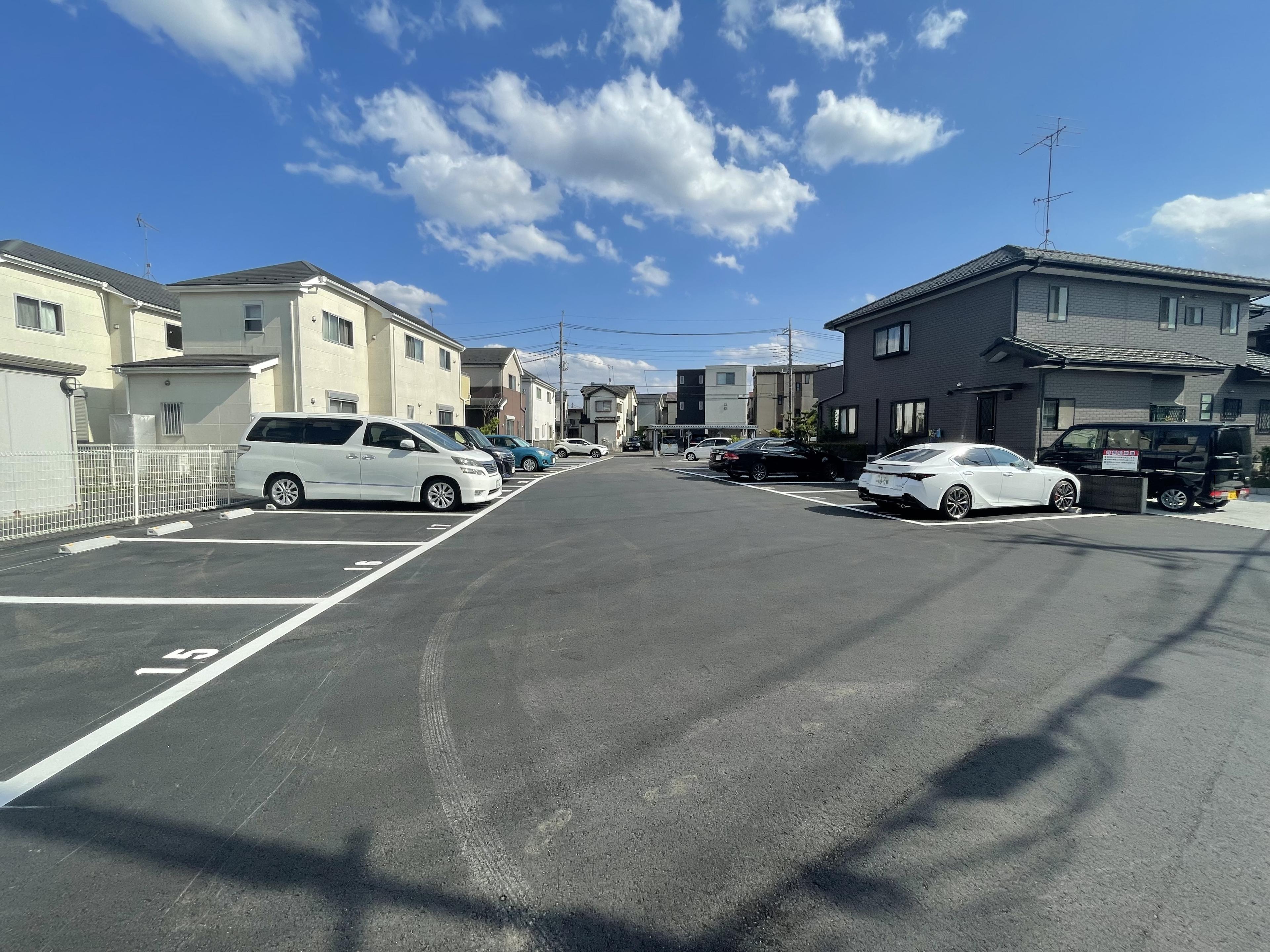 R・パーキングの外観・駐車場イメージ2枚目