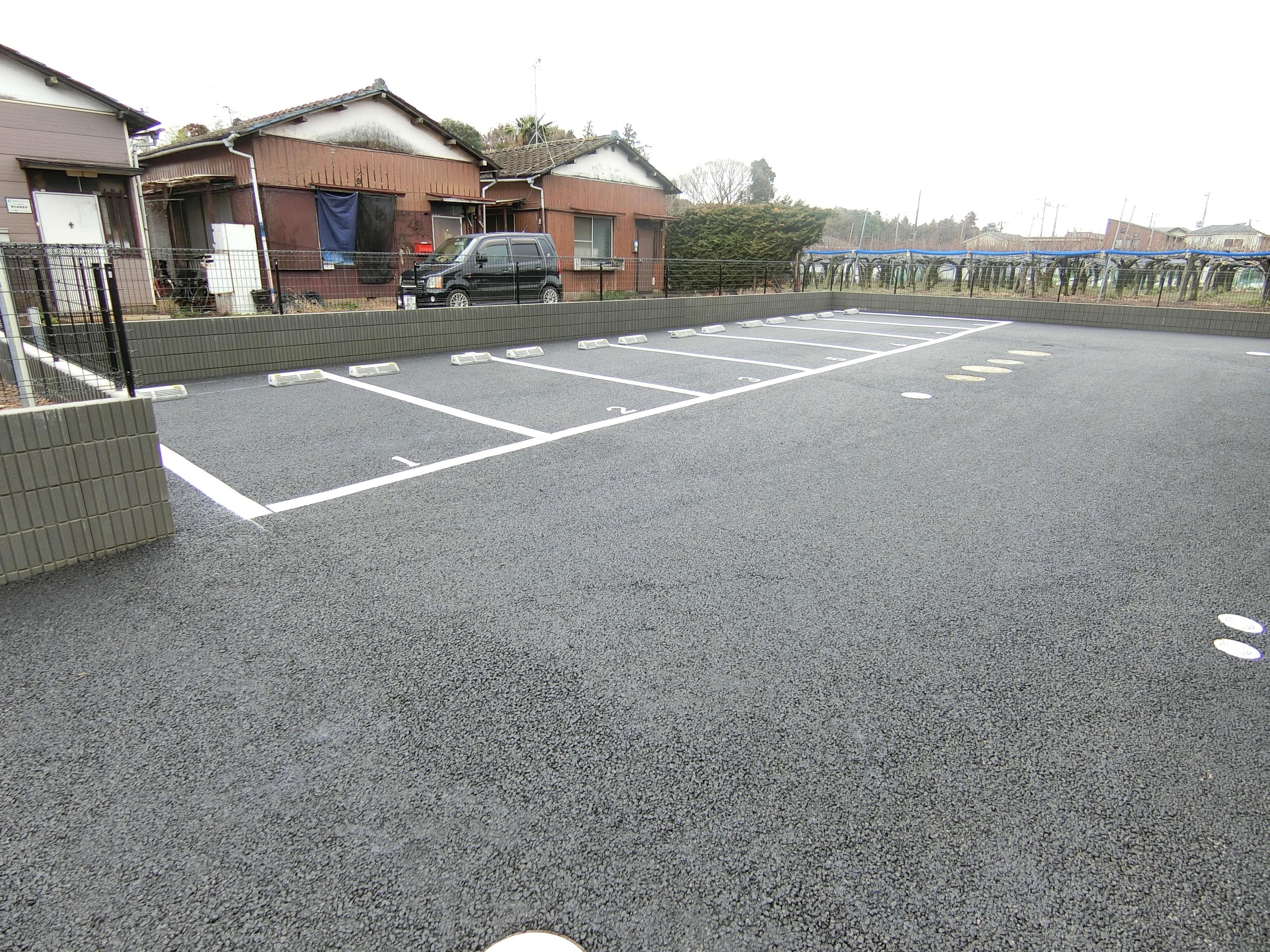 リブリ・コン・カローレの外観・駐車場イメージ1枚目