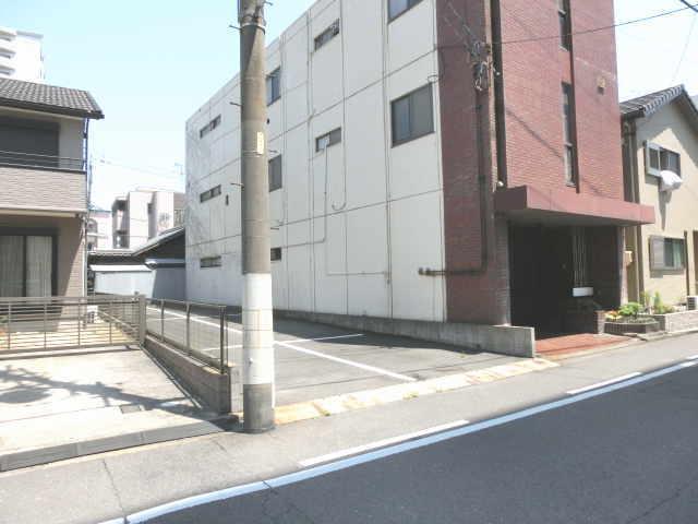 ワイズ・本町 第2駐車場の外観・駐車場イメージ1枚目