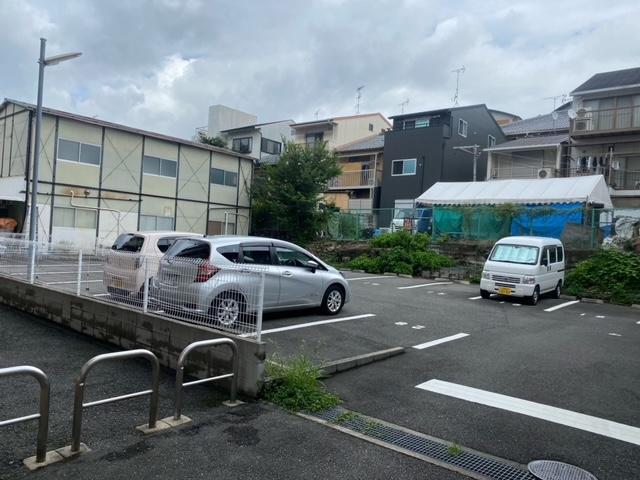 轆轤町ガレージの外観・駐車場イメージ2枚目
