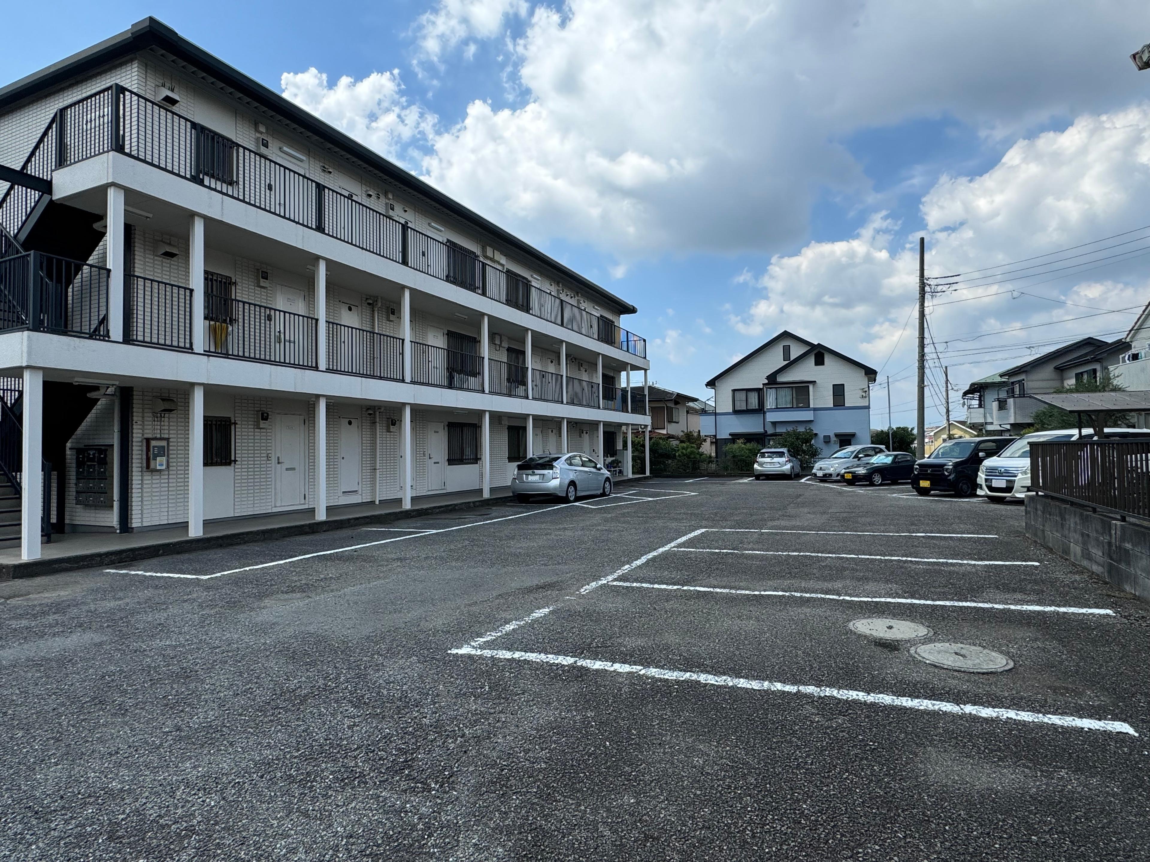 カネイチハイツ駐車場の外観・駐車場イメージ2枚目