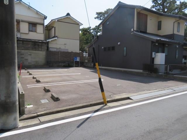 パーキング米坂の外観・駐車場イメージ2枚目