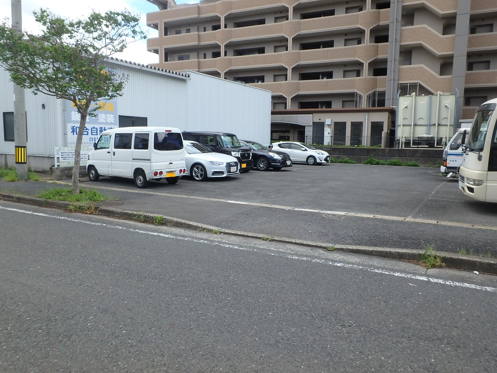 里中パーキングの外観・駐車場イメージ1枚目