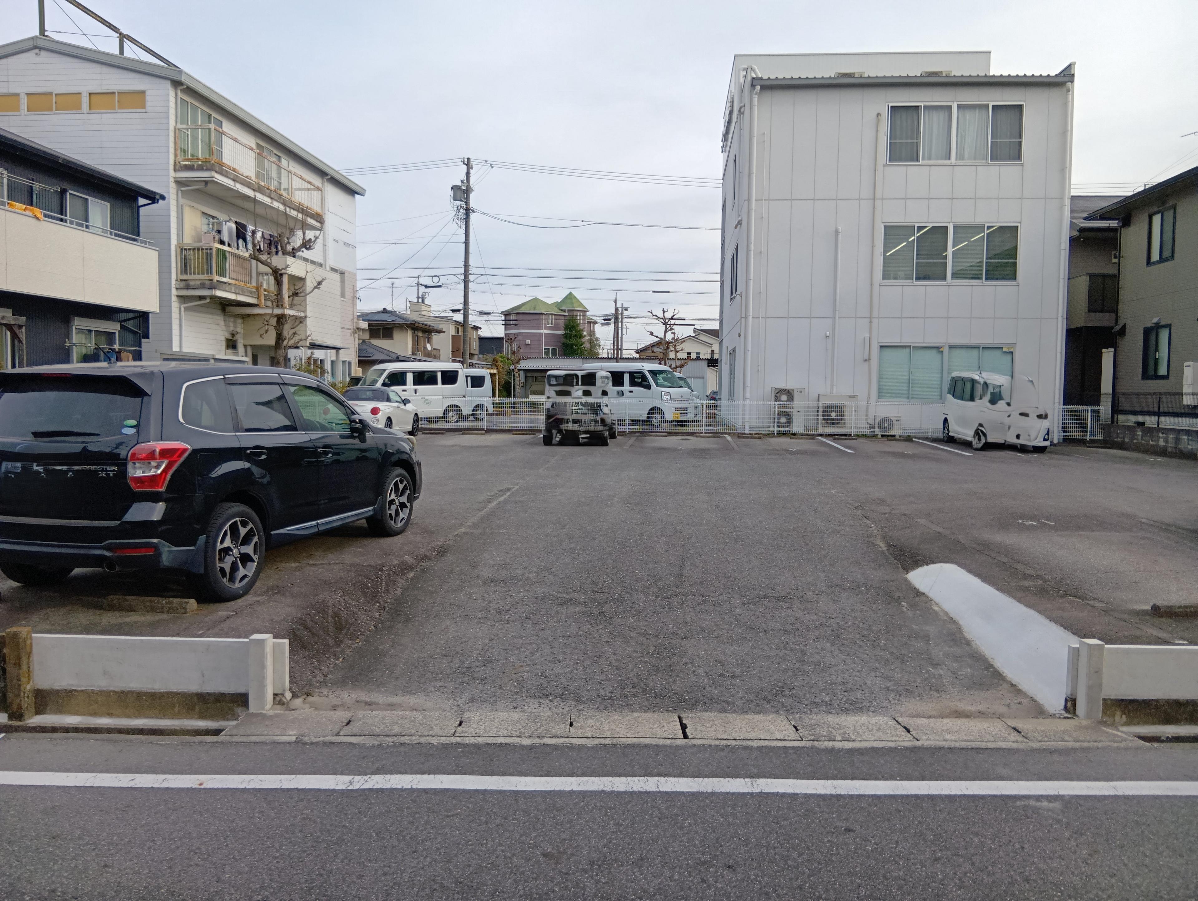 城南町浅井駐車場の外観・駐車場イメージ2枚目