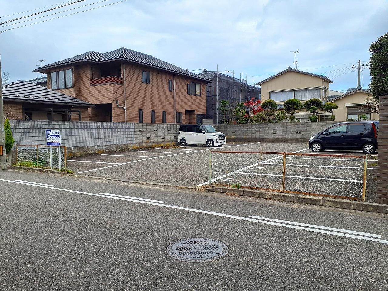 文京町（逸見）ガレージの外観・駐車場イメージ1枚目