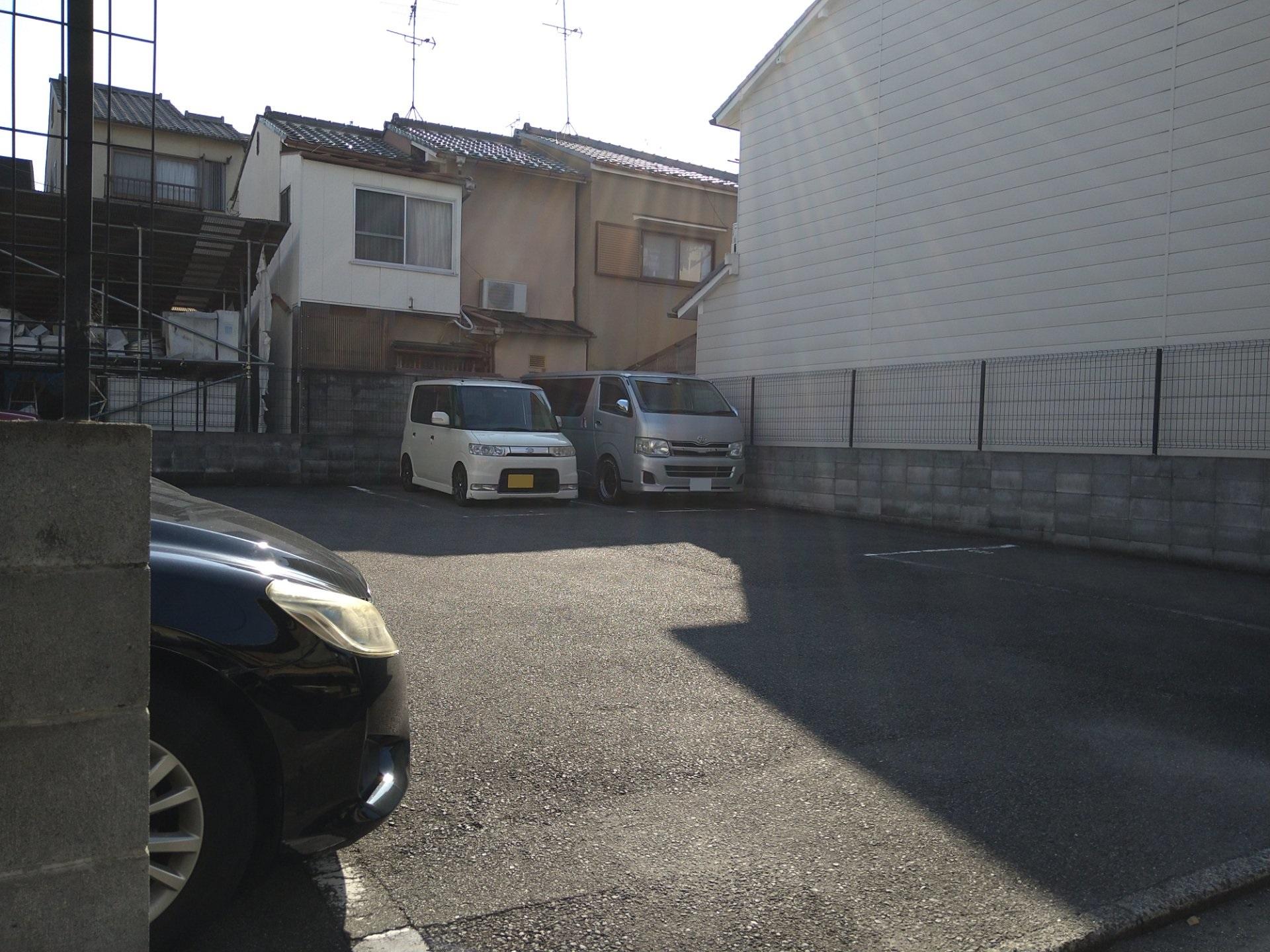 東鷹司ガレージの外観・駐車場イメージ2枚目