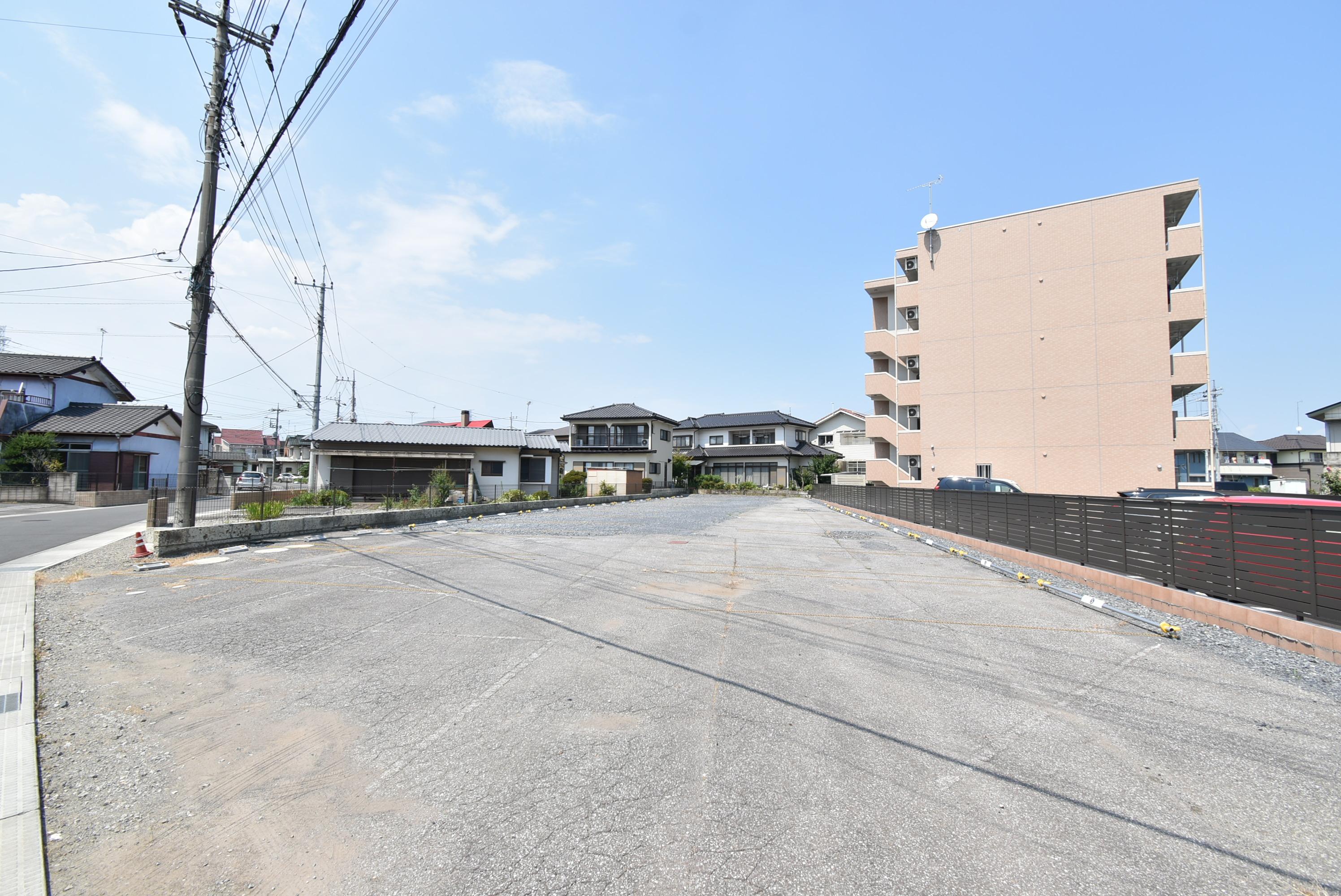 簗瀬町162月極駐車場の外観・駐車場イメージ1枚目