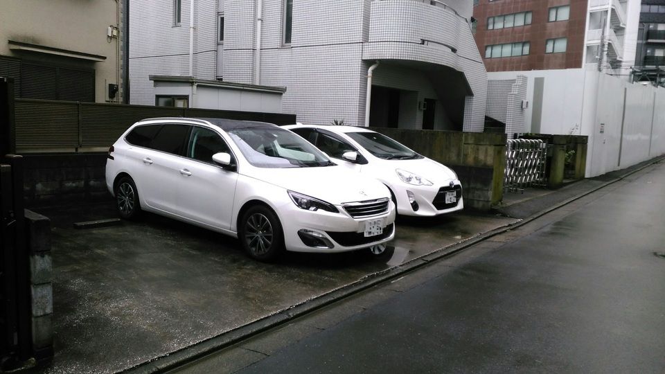 目黒青葉台の外観・駐車場イメージ1枚目