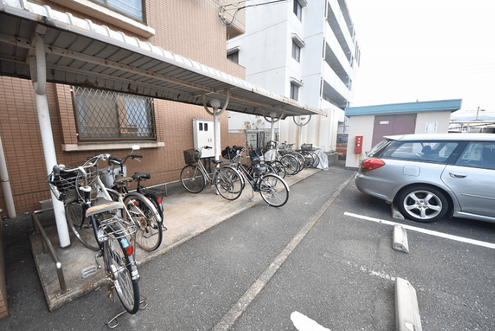ﾌｧﾐｰﾕ博多南の外観・駐車場イメージ1枚目