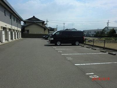 スプリングパル(35017)の外観・駐車場イメージ1枚目