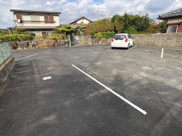 徳尾バス停前駐車場の外観・駐車場イメージ1枚目