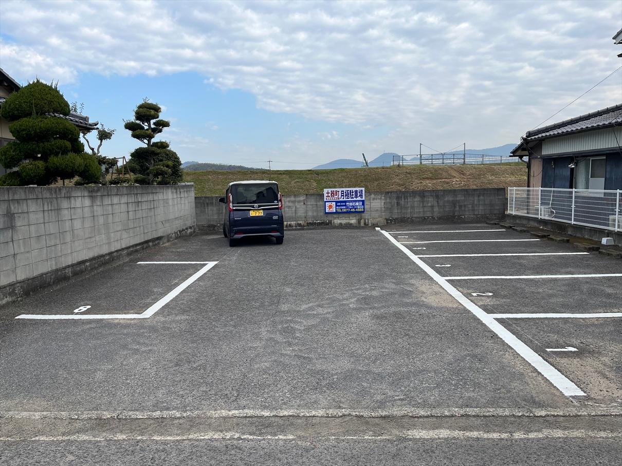 丸亀土器町の外観・駐車場イメージ1枚目