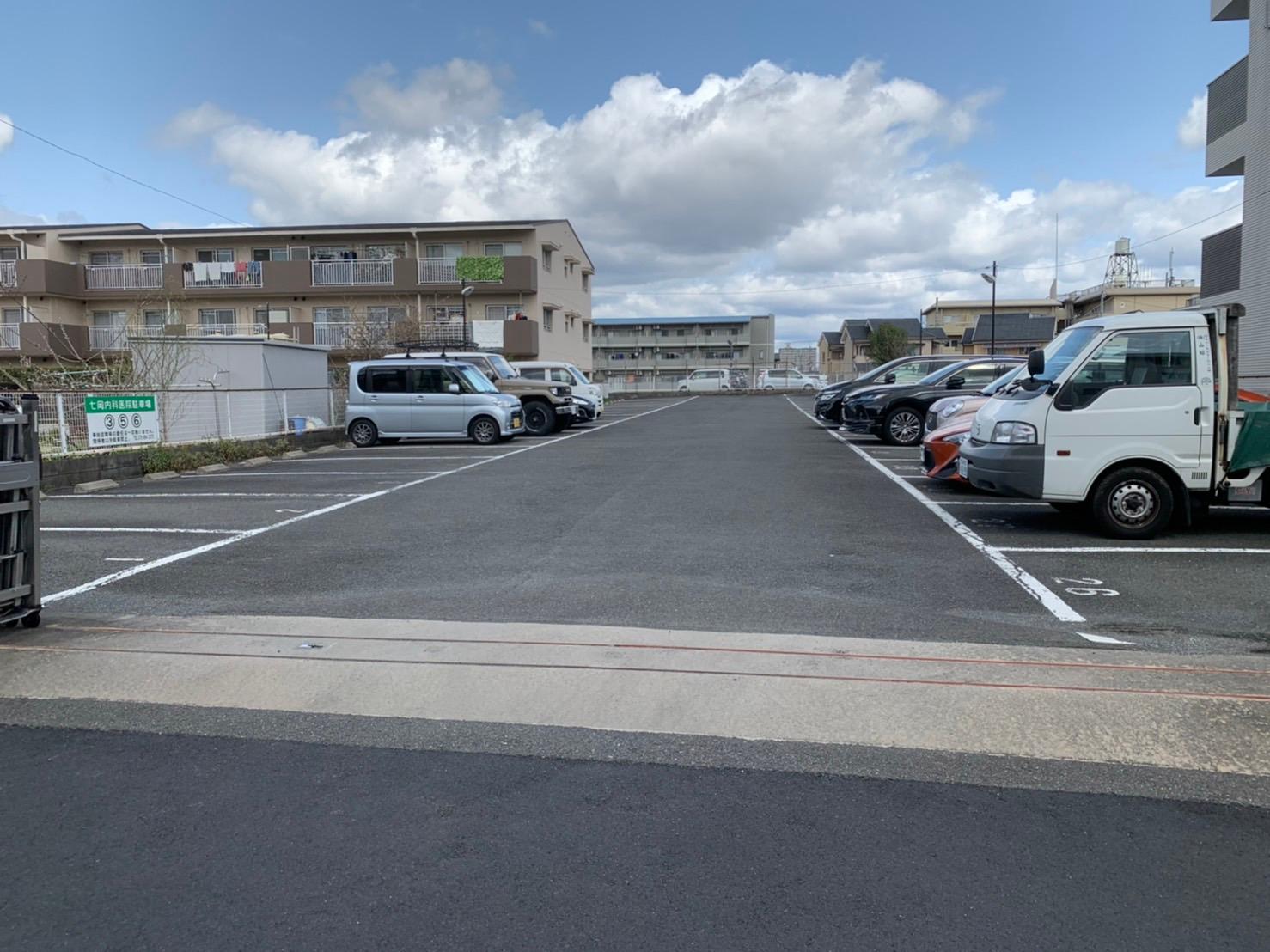 東セガレージの外観・駐車場イメージ1枚目