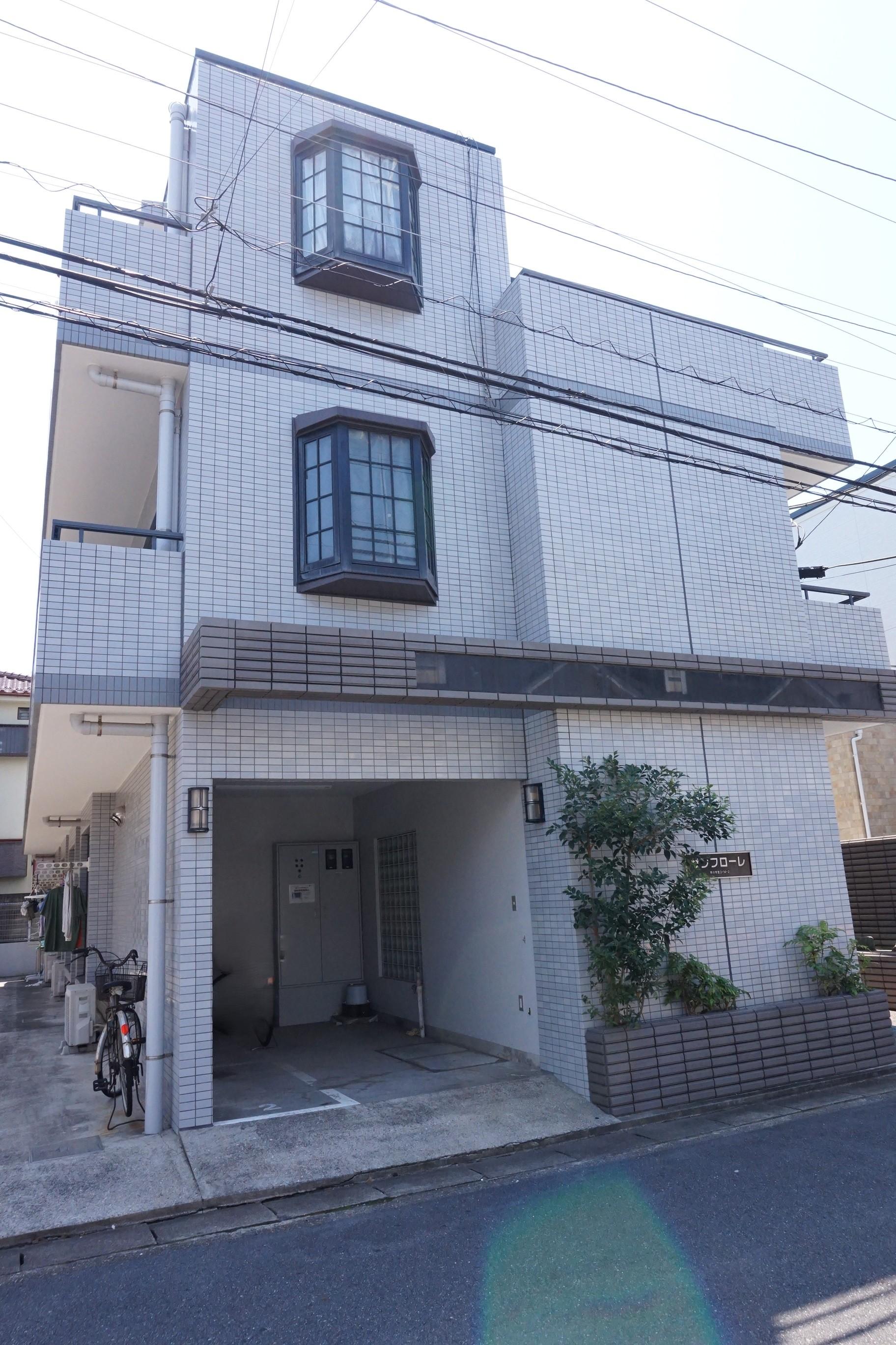サンフローレの外観・駐車場イメージ2枚目
