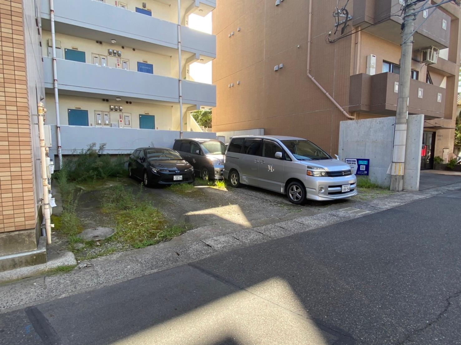 南林寺町月極駐車場の外観・駐車場イメージ1枚目