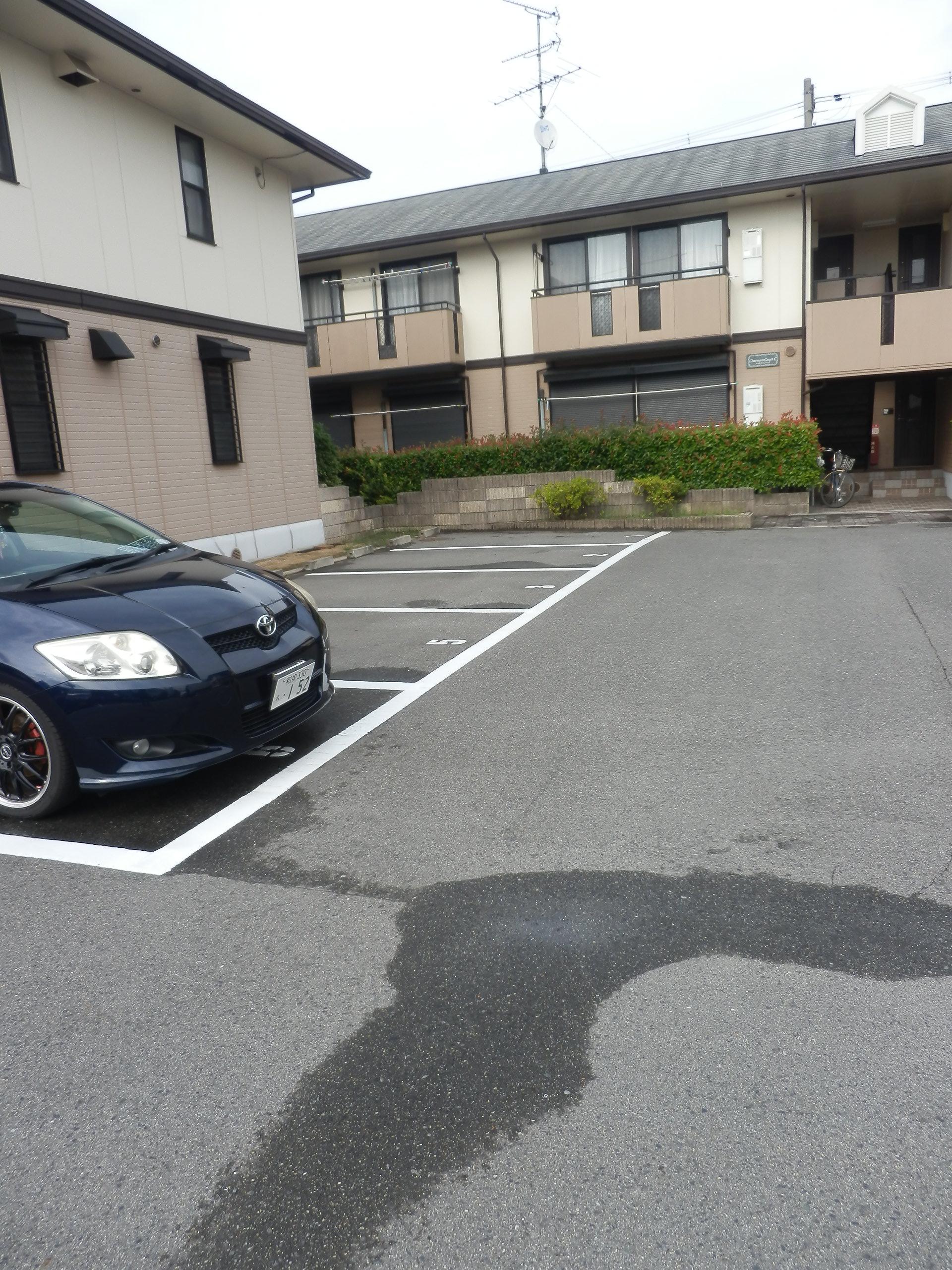 シャルマンコートの外観・駐車場イメージ2枚目