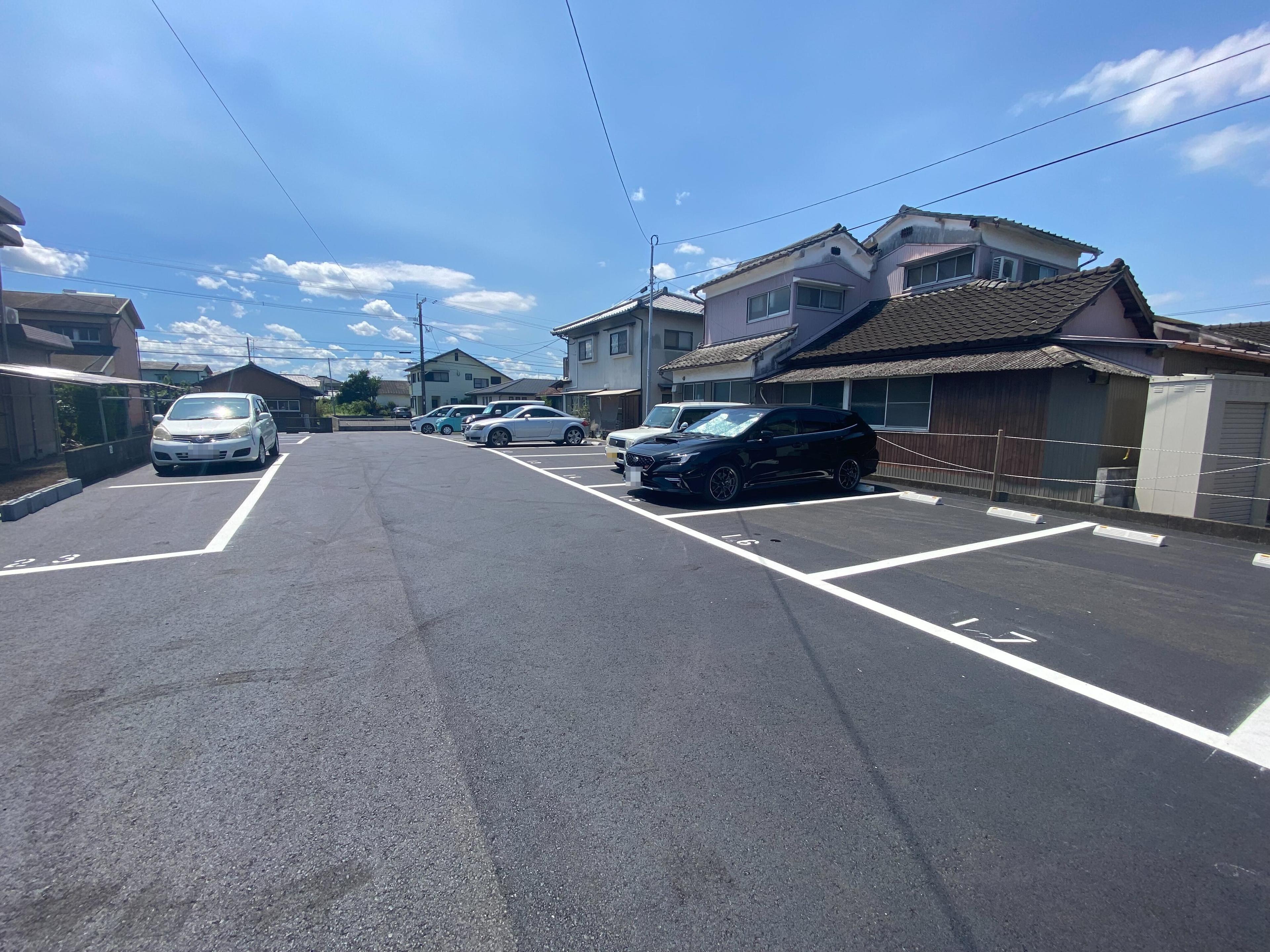 小中島月極駐車場の外観・駐車場イメージ2枚目