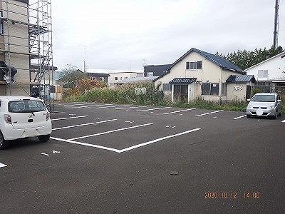 ヴェルデュール(30015)の外観・駐車場イメージ1枚目