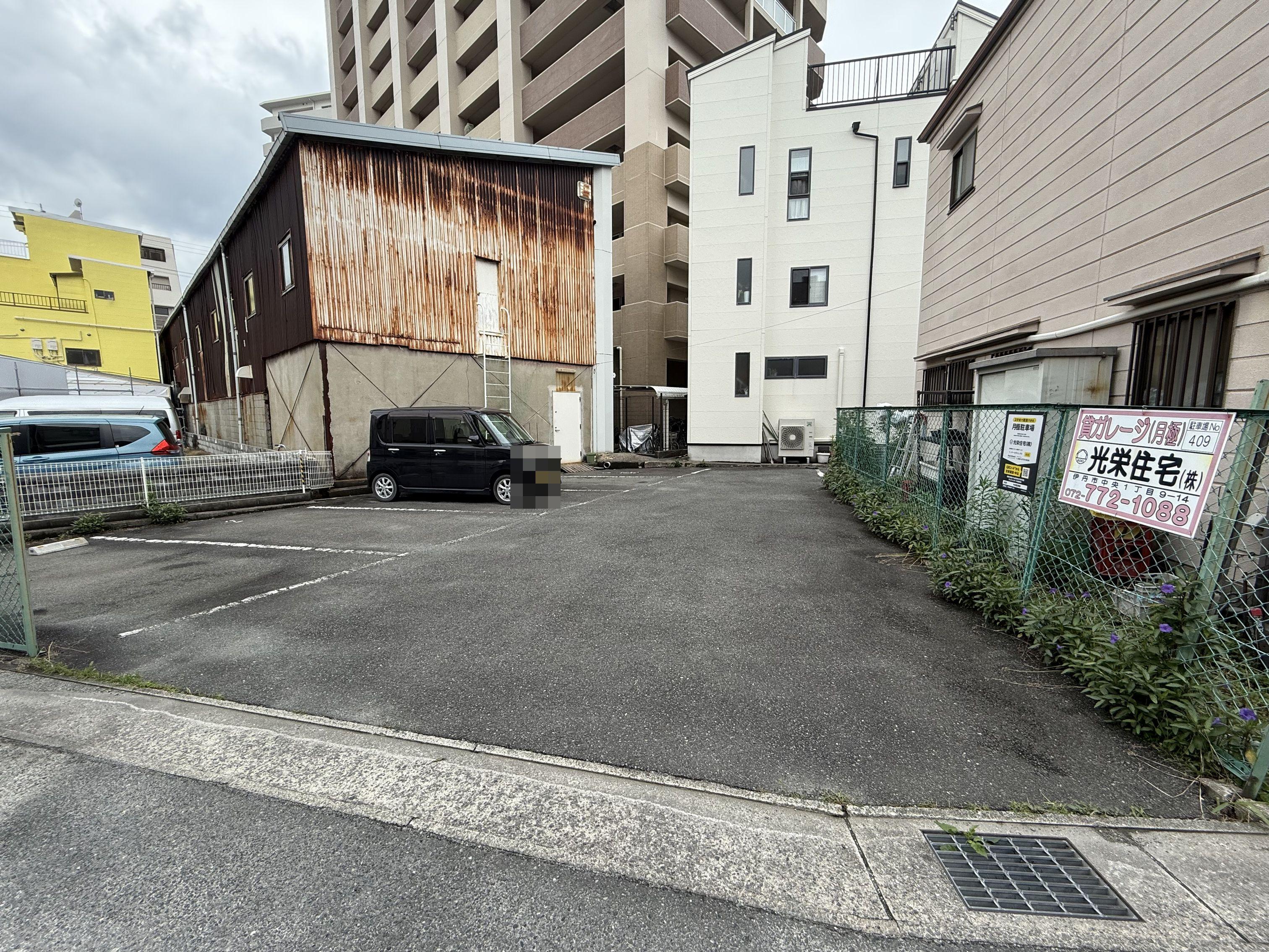 中央駐車場の外観・駐車場イメージ1枚目