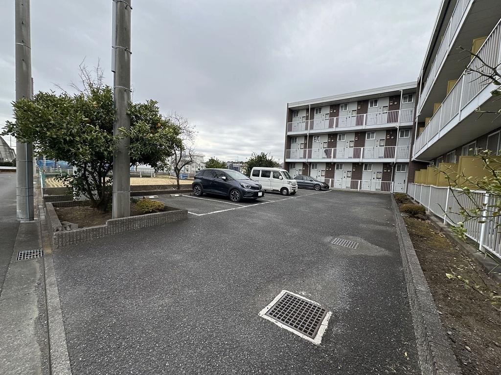 グランパルク小柳(21164)の外観・駐車場イメージ2枚目