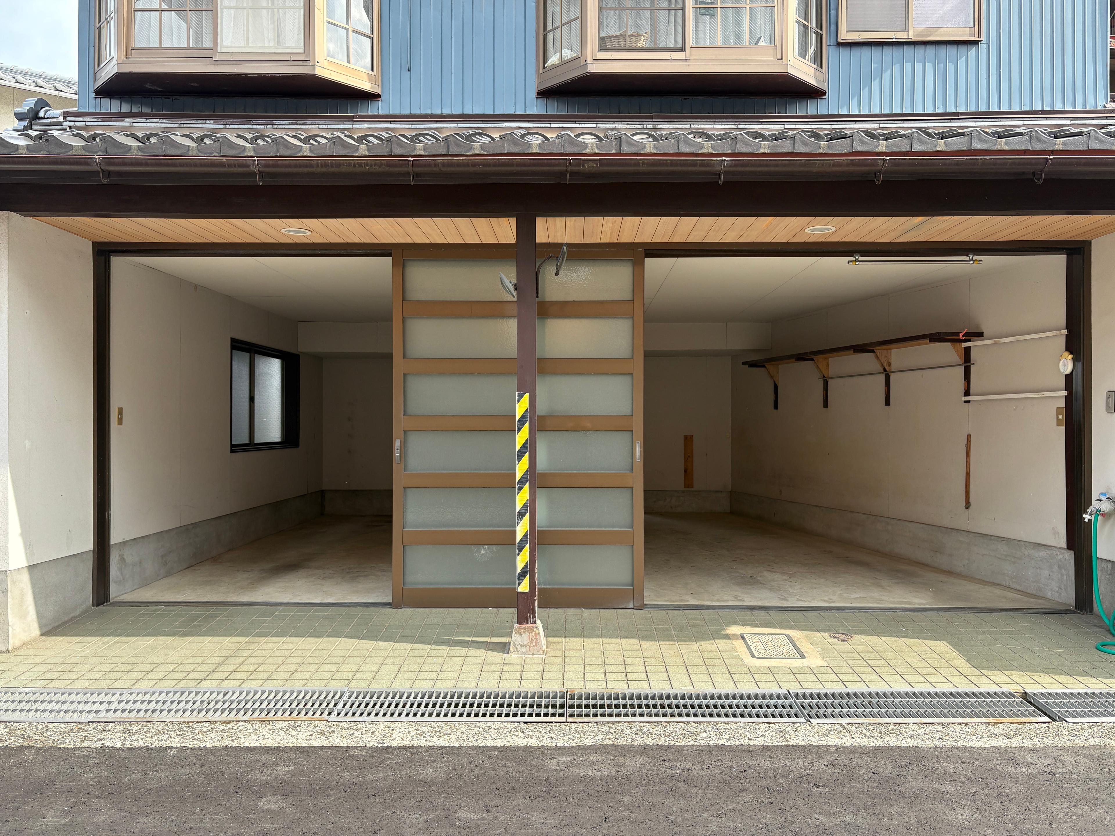 東長江町Tガレージの外観・駐車場イメージ3枚目