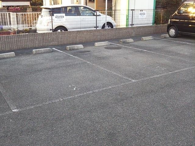 ボヌールⅡ(31011)の外観・駐車場イメージ2枚目