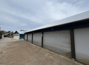 袋津2丁目シャッター付ガレージの外観・駐車場イメージ1枚目