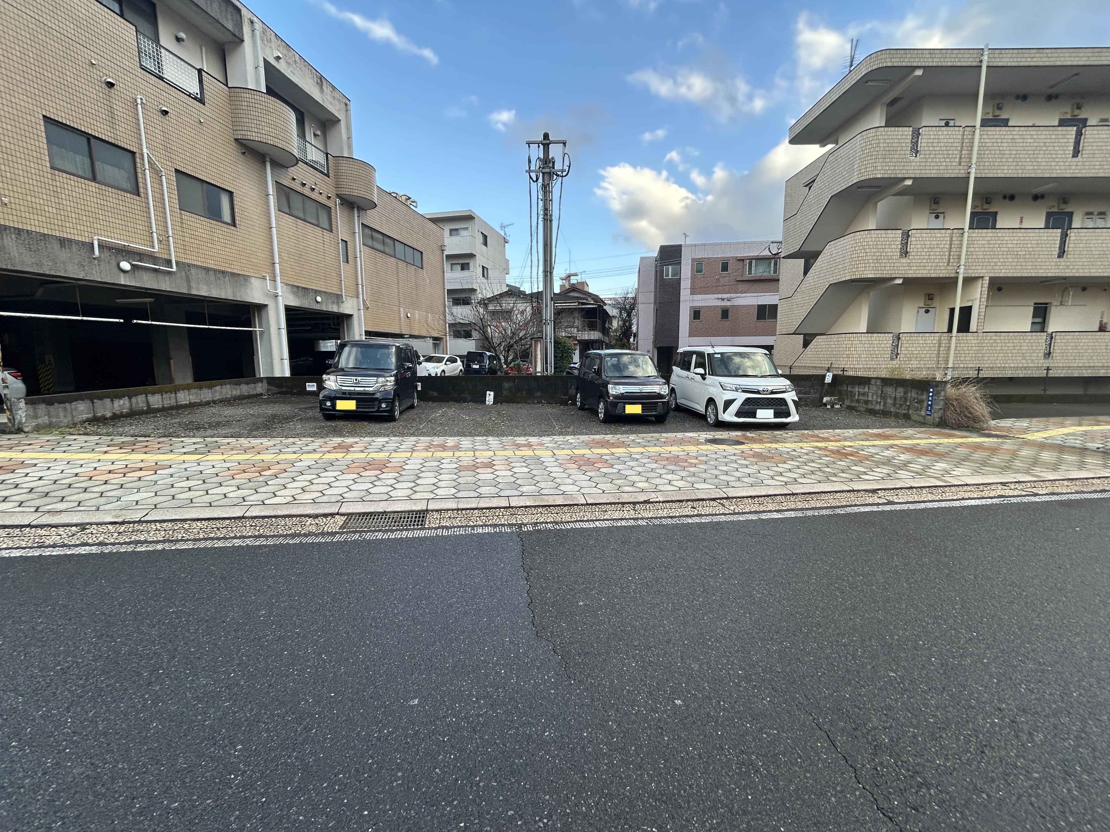 南郡元3番駐車場の外観・駐車場イメージ1枚目