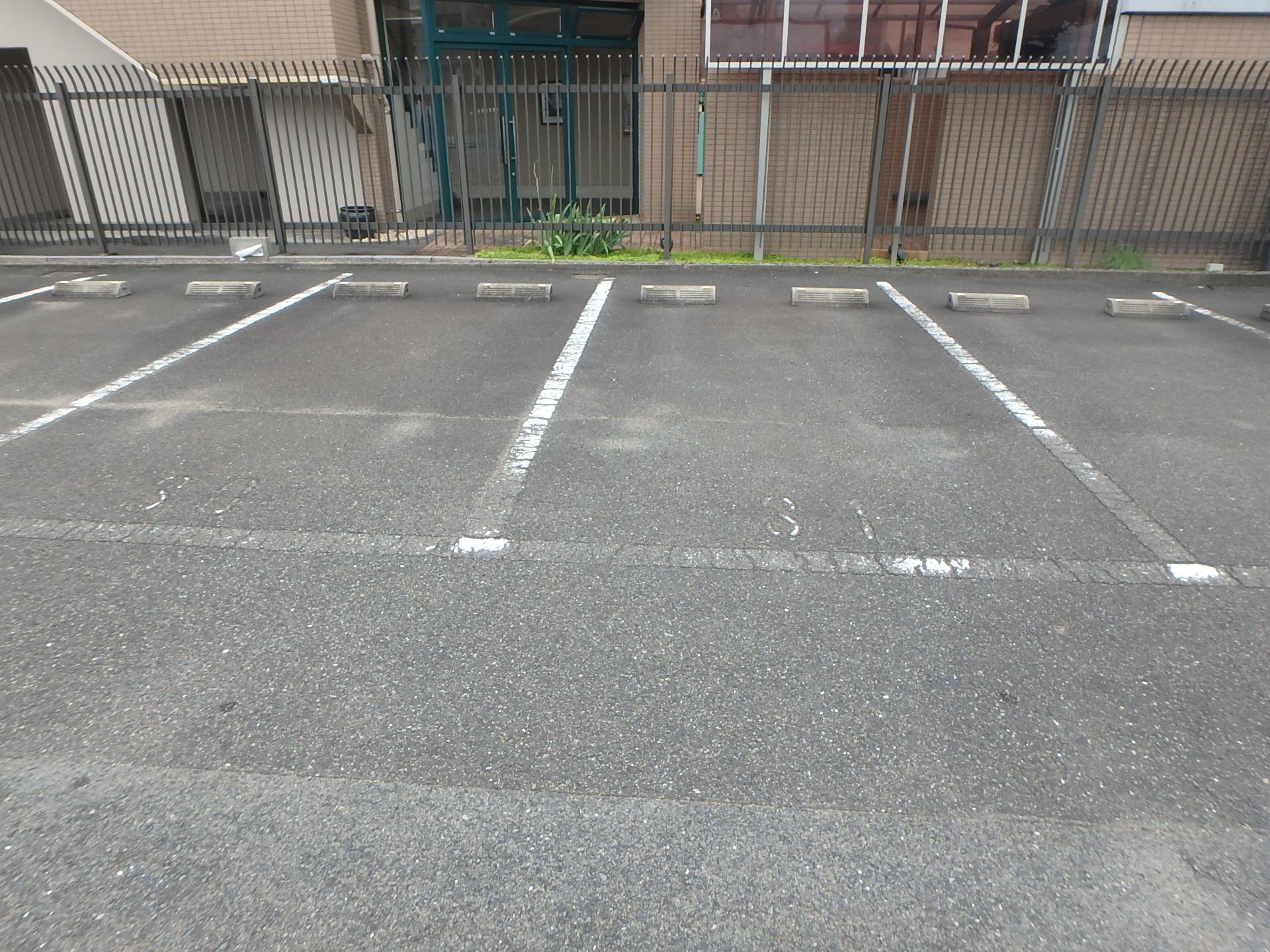 中央パーキングの外観・駐車場イメージ3枚目