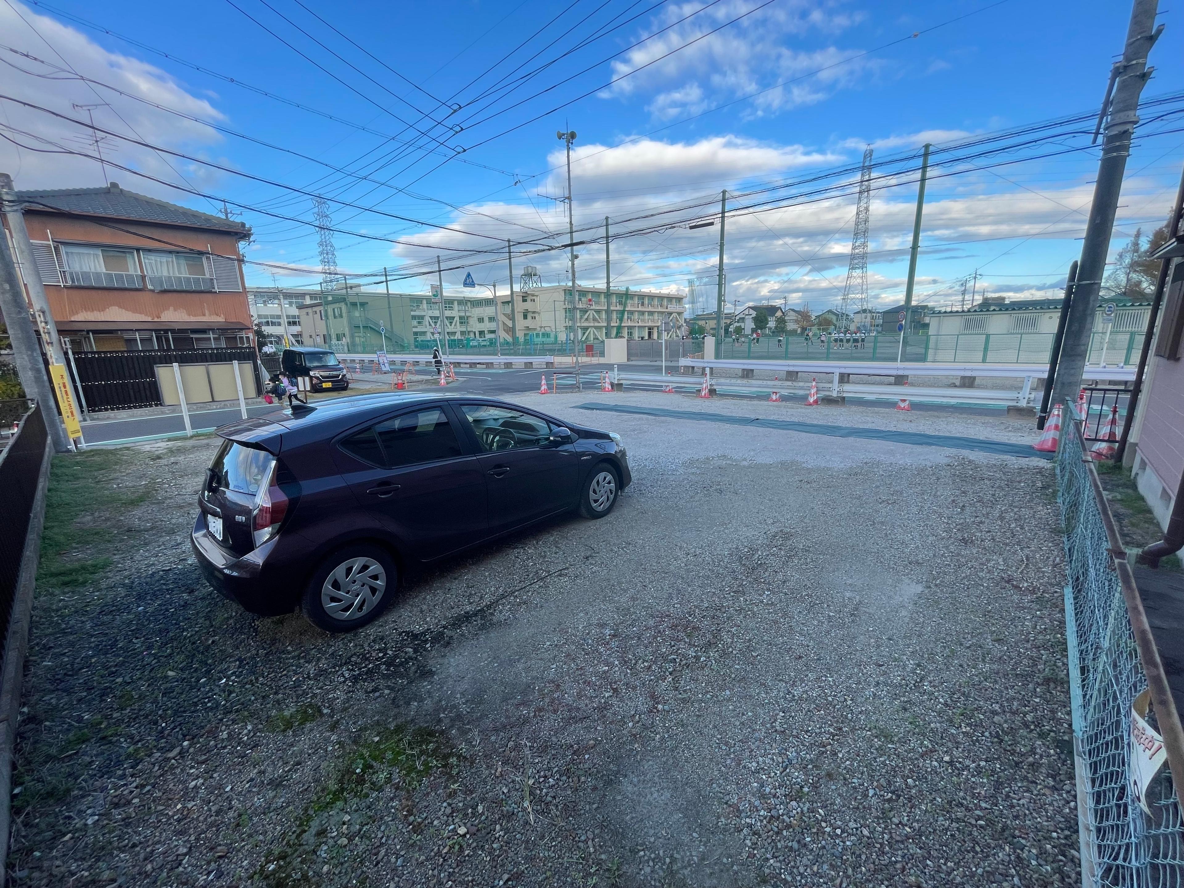 パーク栄和の外観・駐車場イメージ2枚目
