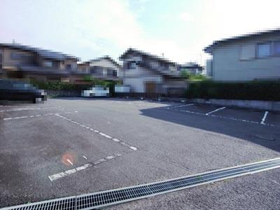 雄城台駐車場の外観・駐車場イメージ1枚目