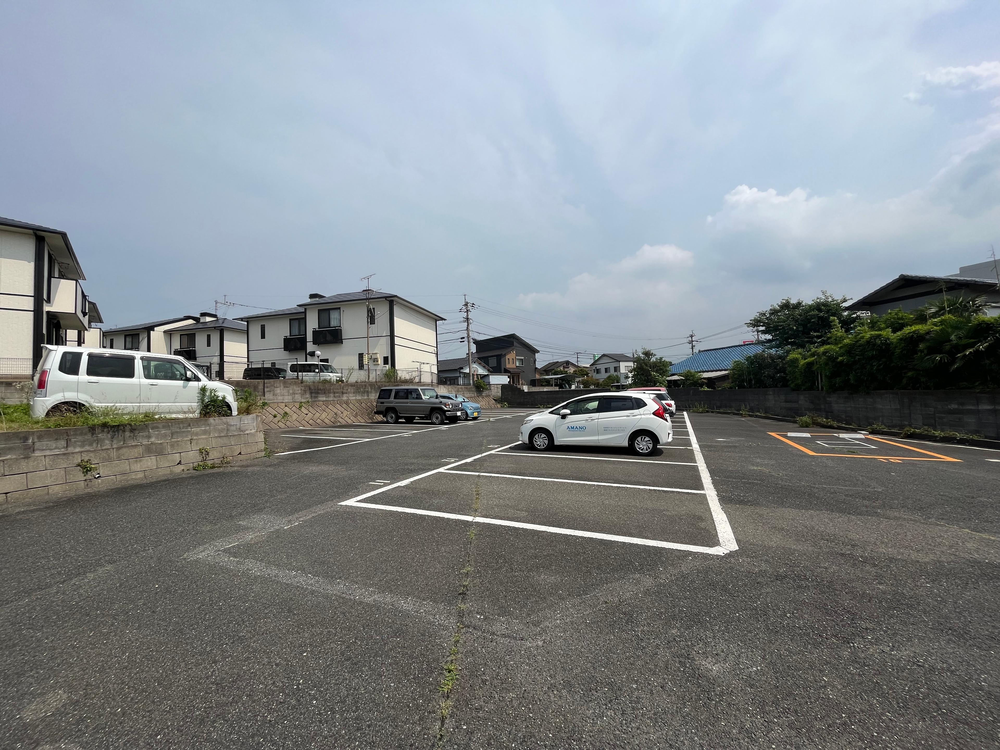 湯川二丁目第4駐車場の外観・駐車場イメージ2枚目