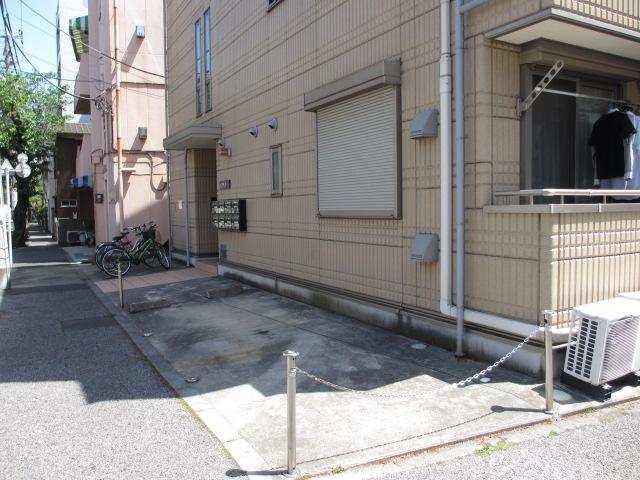 アザレセンジュ駐車場の外観・駐車場イメージ1枚目