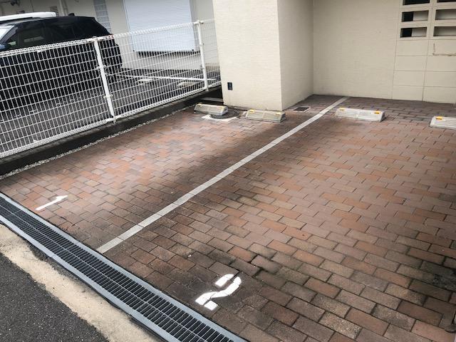 ディアコートの外観・駐車場イメージ1枚目
