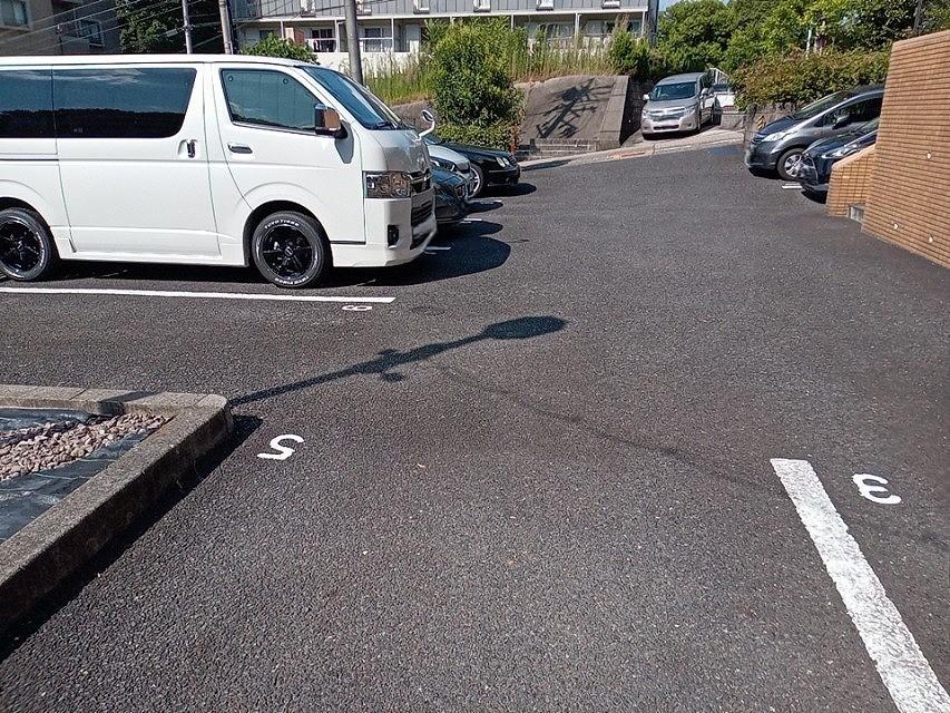 FKマディソンハイツ駐車場の外観・駐車場イメージ2枚目