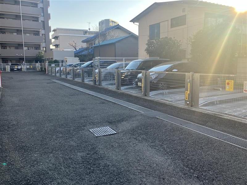 芦花公園パーク・ホームズ駐車場の外観・駐車場イメージ1枚目