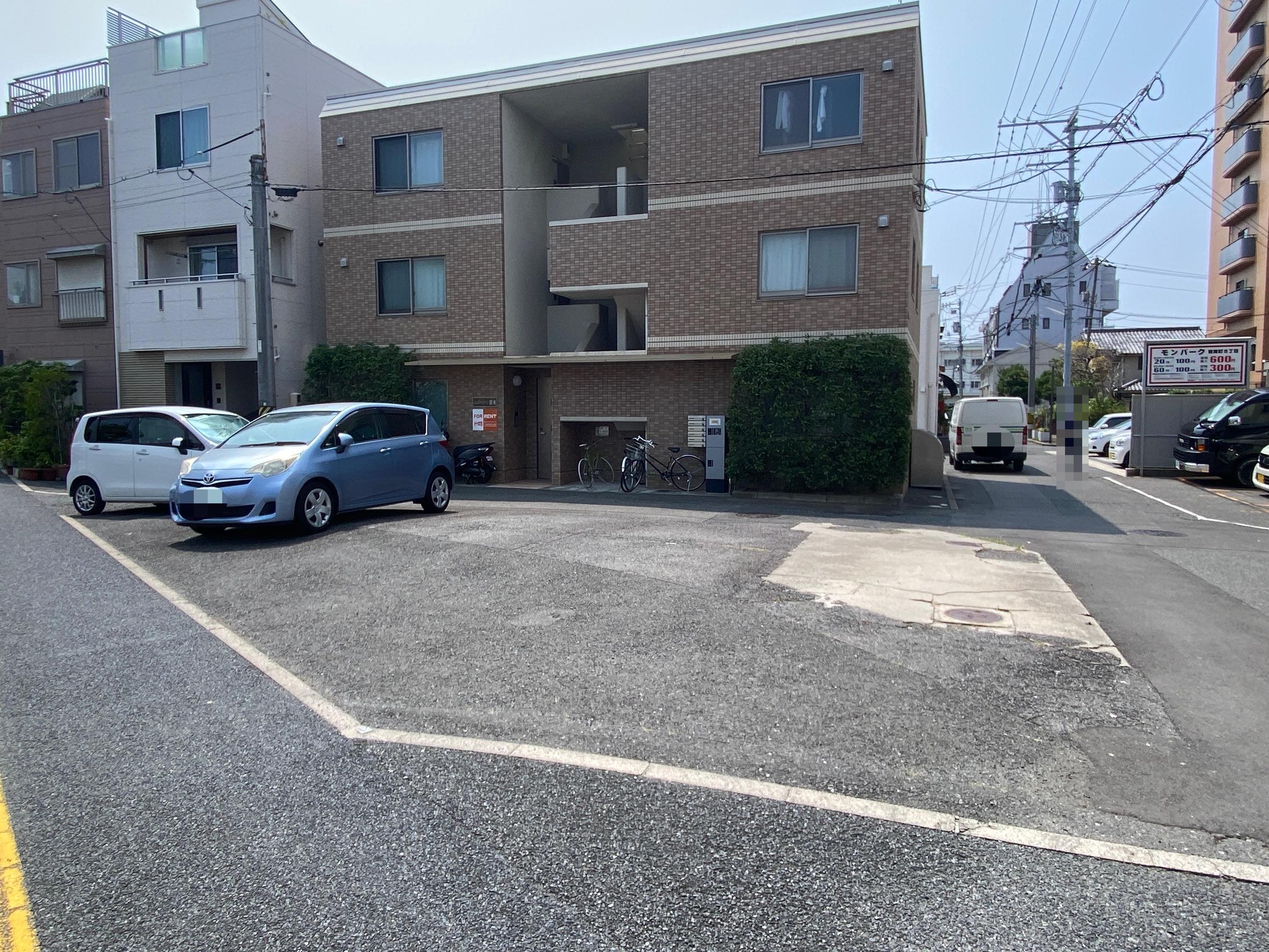 高橋ガレージ(皆実町)の外観・駐車場イメージ1枚目