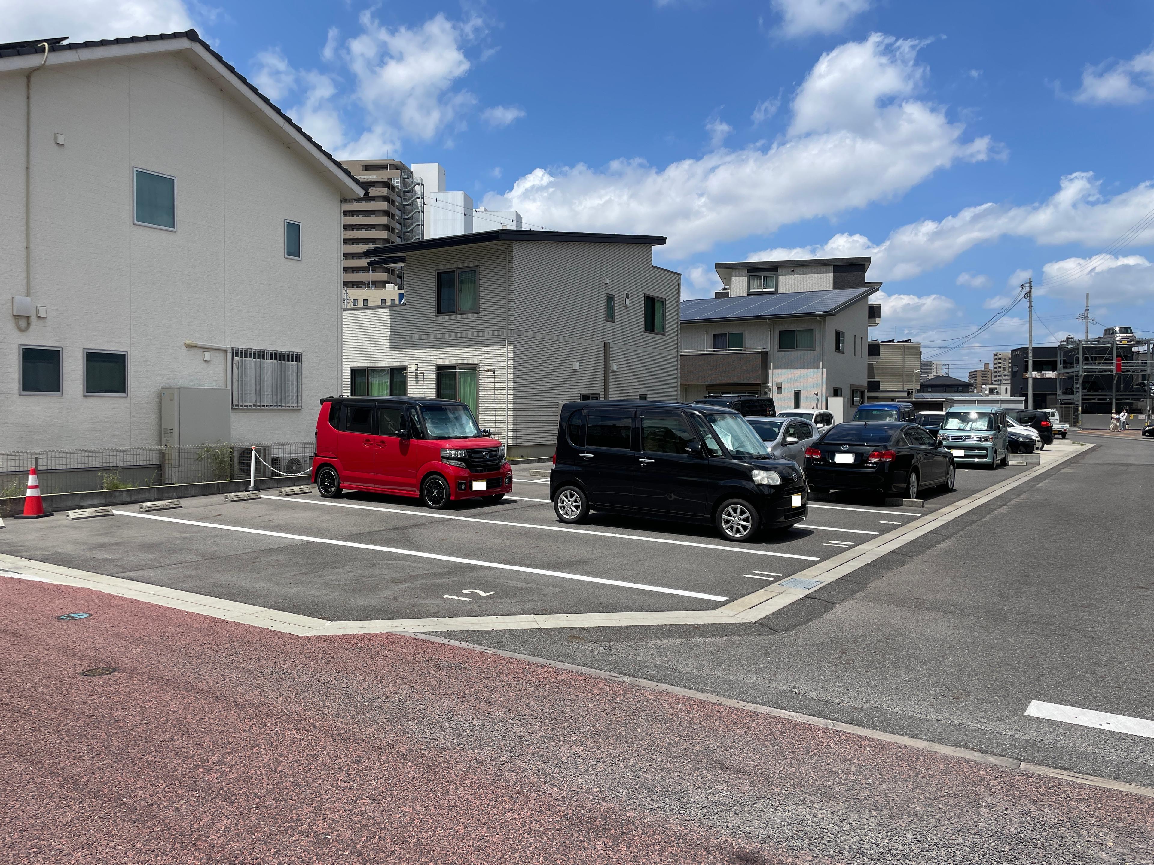 末広町黒柳駐車場の外観・駐車場イメージ1枚目