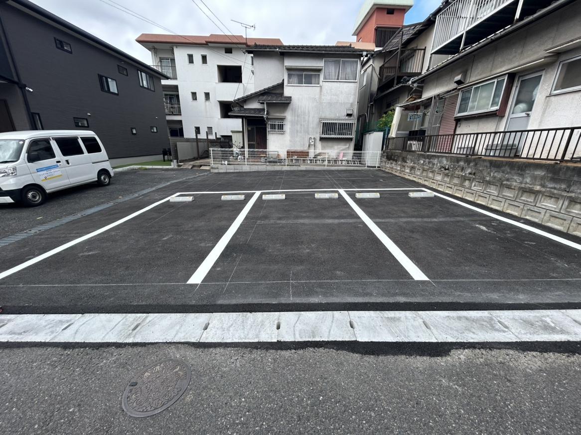 友田月極駐車場の外観・駐車場イメージ1枚目