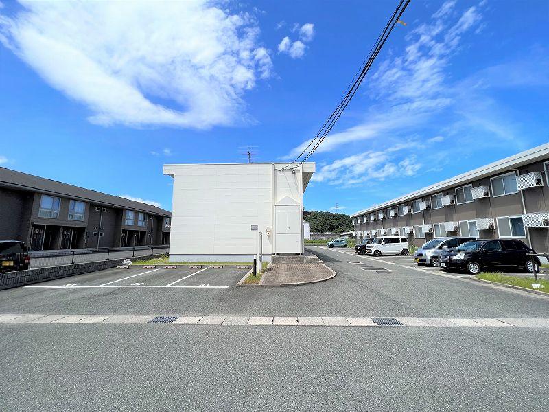 ＷｅｓｔＣｏｕｒｔⅠ(22754)の外観・駐車場イメージ1枚目
