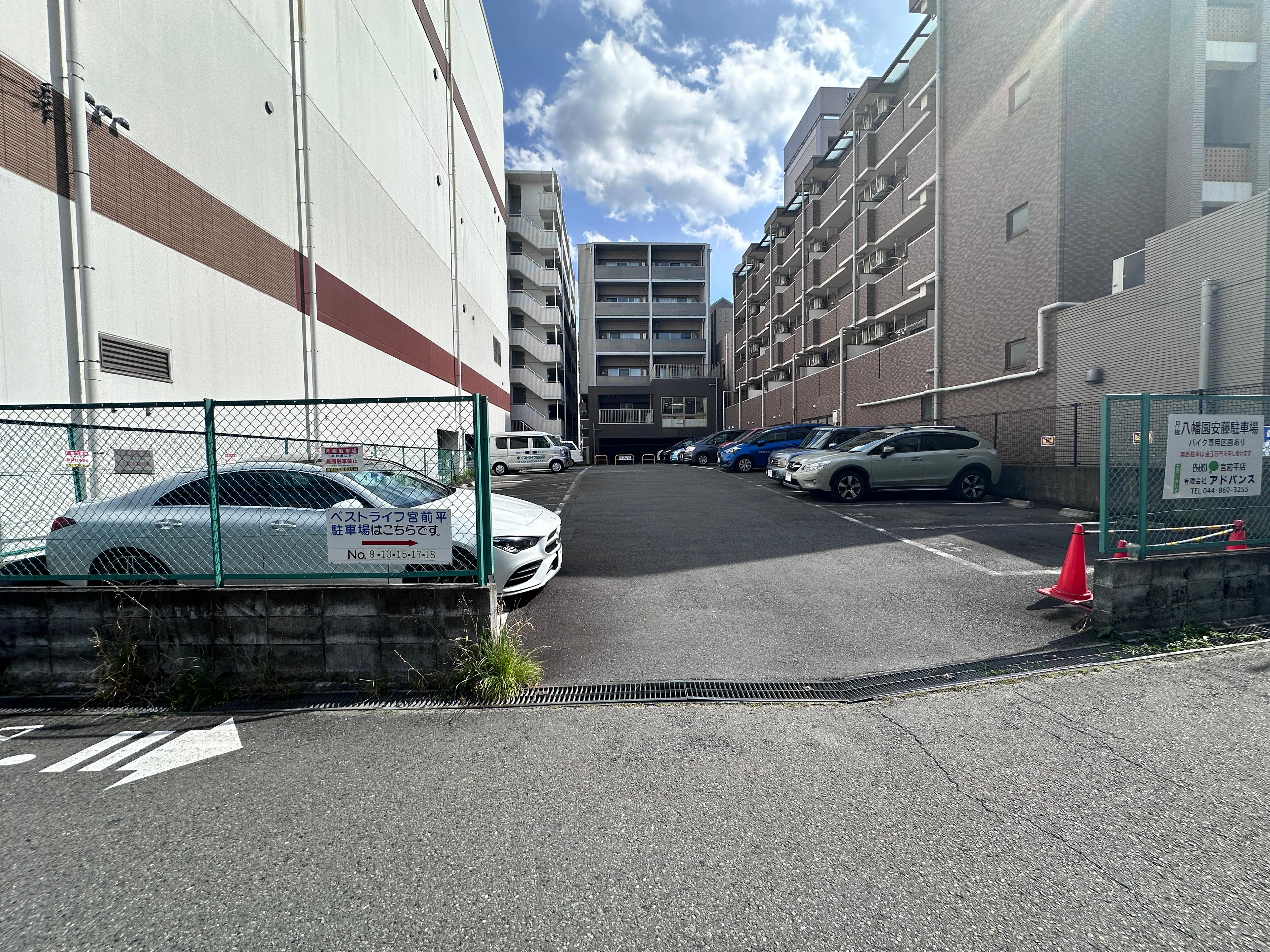 八幡園安藤駐車場の外観・駐車場イメージ1枚目