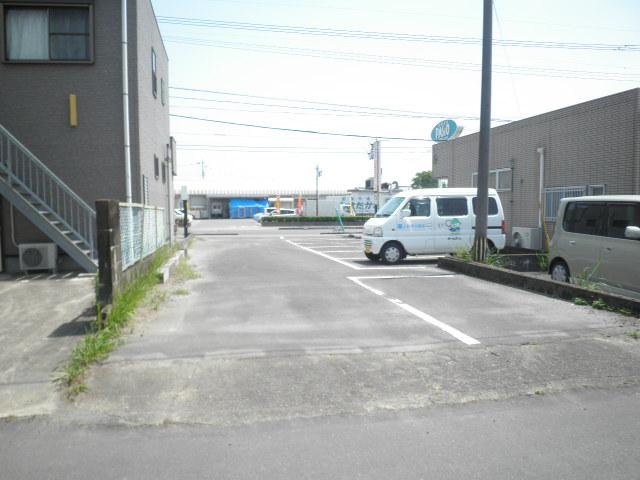 中島駐車場の外観・駐車場イメージ3枚目
