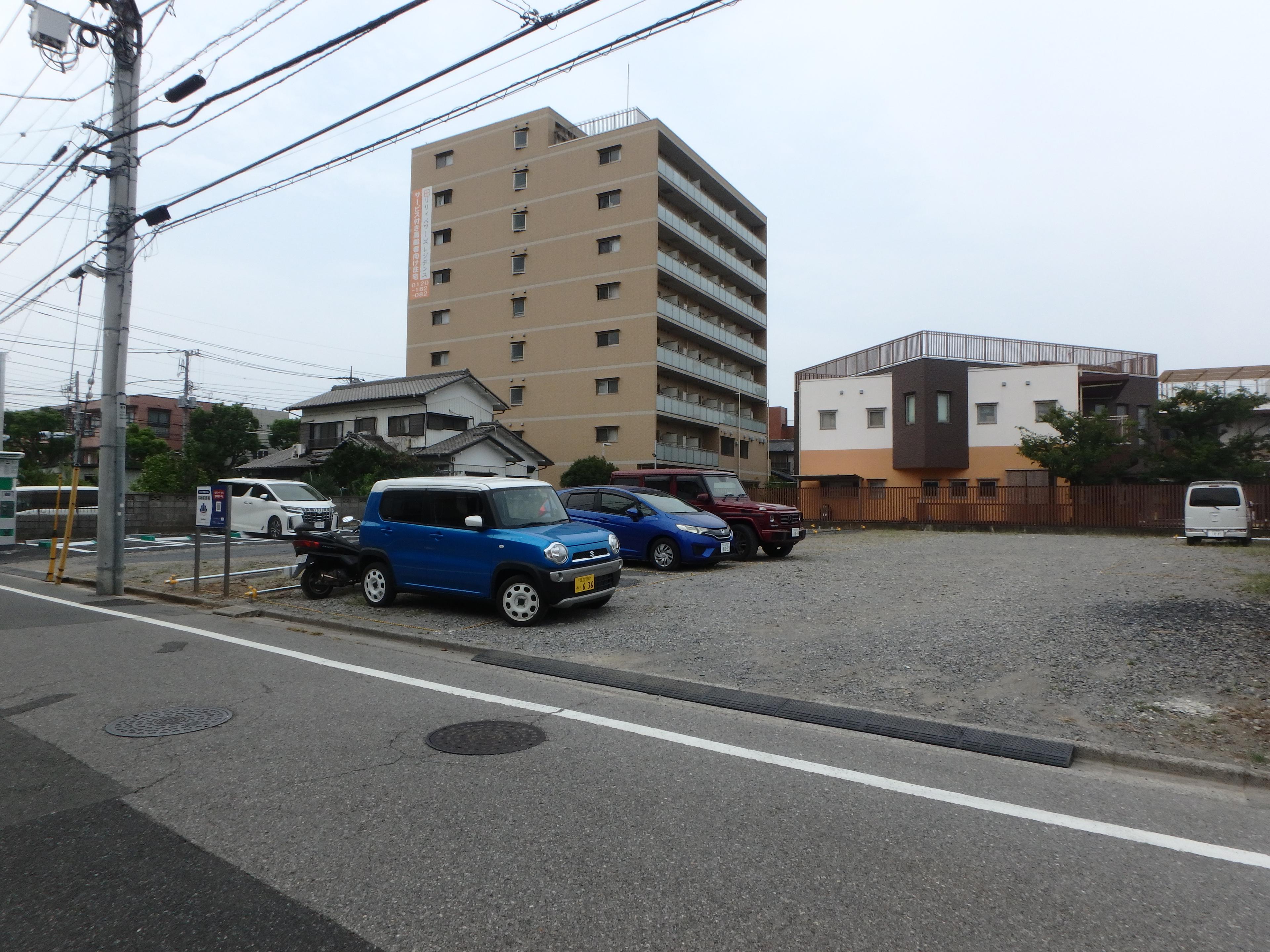 第８４駐車場の外観・駐車場イメージ2枚目